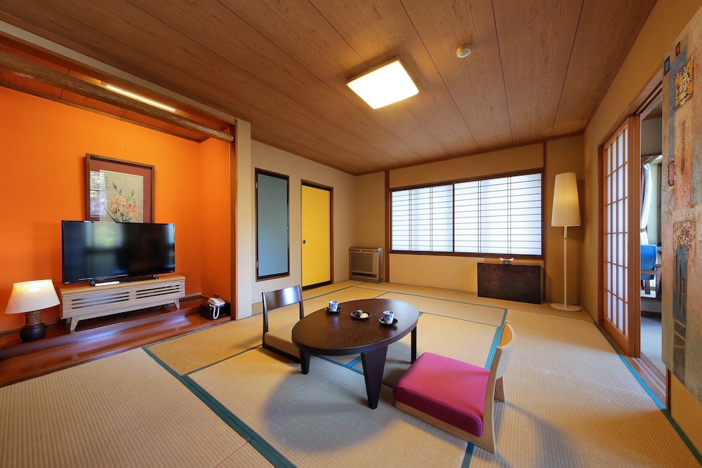 [明月] 和室12畳 (アウトバス･禁煙室) 部屋からの景観0 | やまゆりの宿