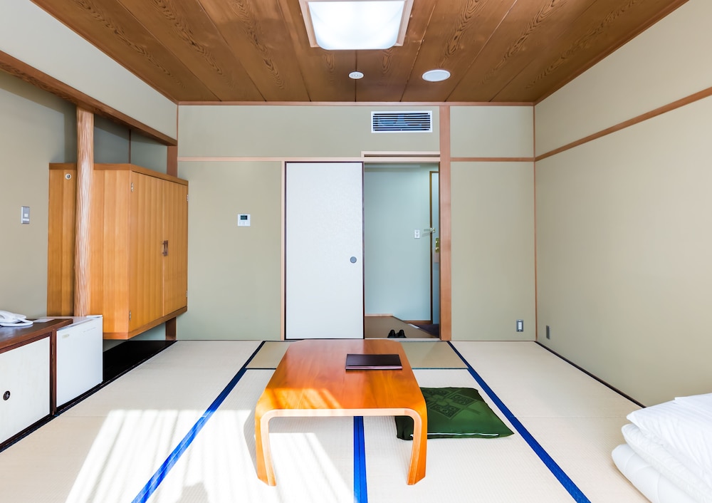 和室8畳 客室1 | 奈良県外国人観光客交流館 (奈良県猿沢イン)