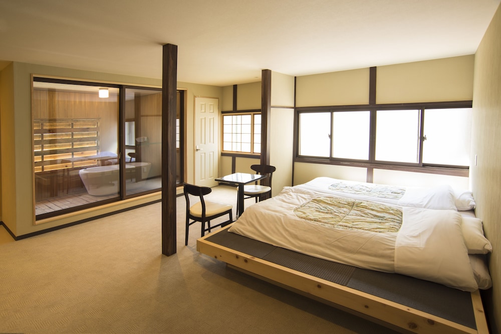 スタンダードツインルーム 温泉・シャワー付き客室 禁煙 客室1 | 草津温泉 永田屋