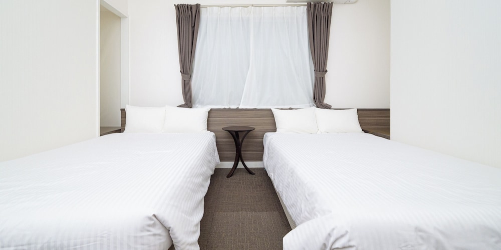 ツインルーム 禁煙 客室3 | HOTEL THE CUBE 那覇国際通り