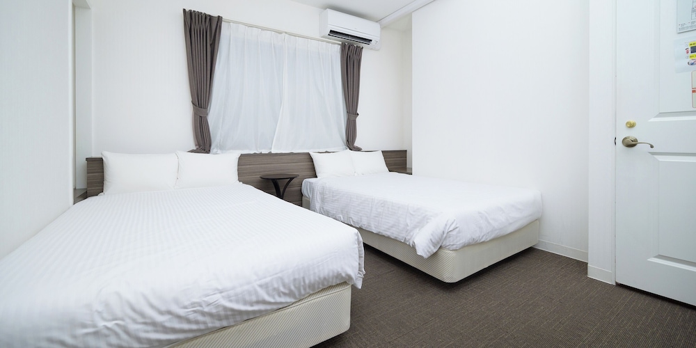 ツインルーム 禁煙 | HOTEL THE CUBE 那覇国際通り