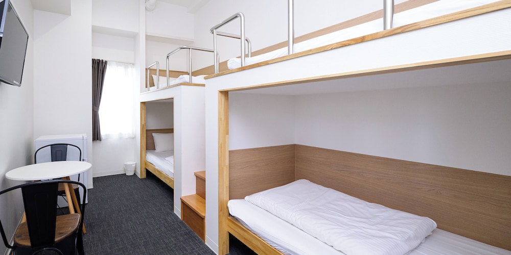 2段ベッドルーム【フォースルーム】 （禁煙） 客室1 | HOTEL THE CUBE 那覇国際通り