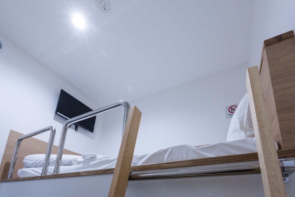 2段ベッドルーム【シングル】 （禁煙） | HOTEL THE CUBE 那覇国際通り