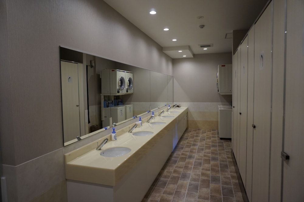 ツインルーム 禁煙 バスルーム0 | HOTEL THE CUBE 那覇国際通り