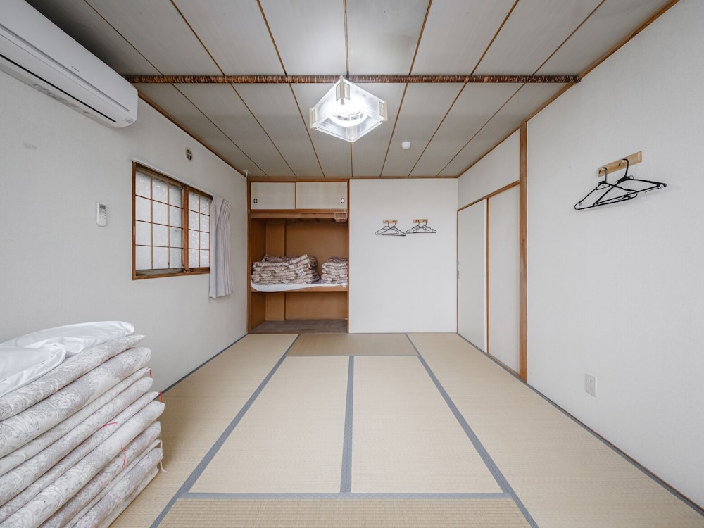 和室 ファミリールーム 客室1 | ゲストハウスはこだてベイ