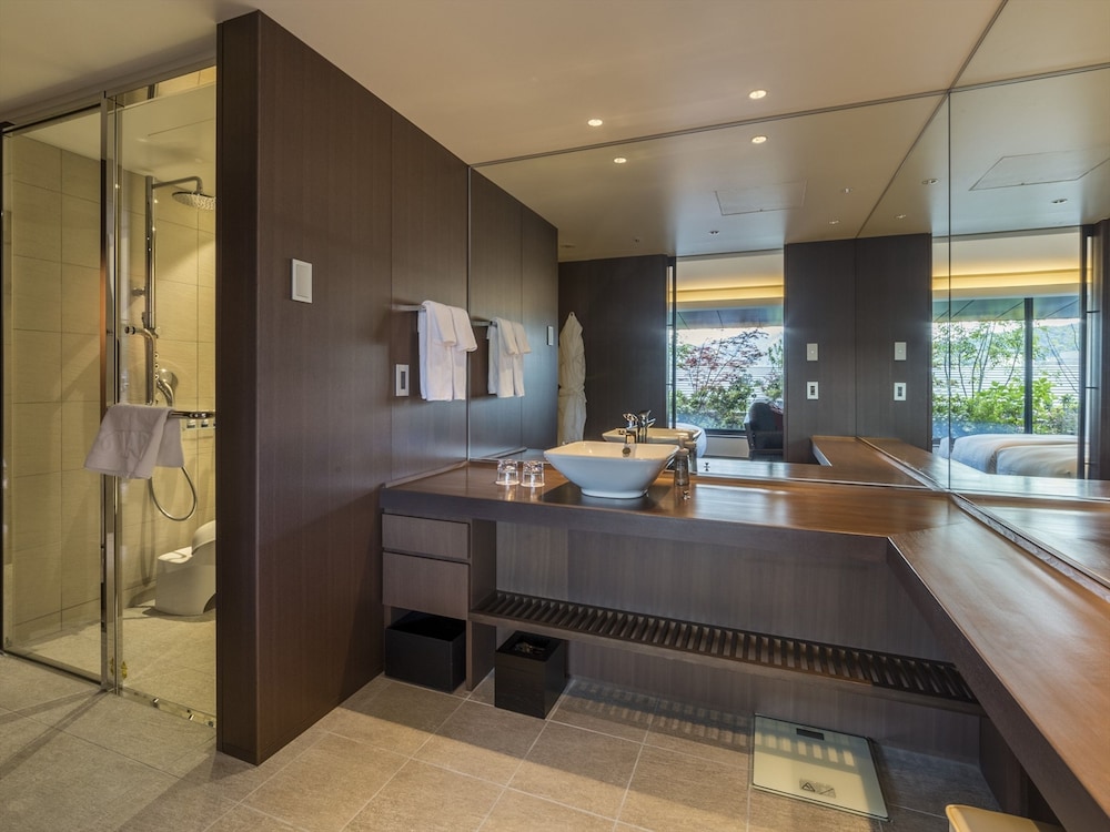 エグゼクティブ ツインルーム 禁煙 バスルーム1 | ソラリア西鉄ホテル京都プレミア 三条鴨川