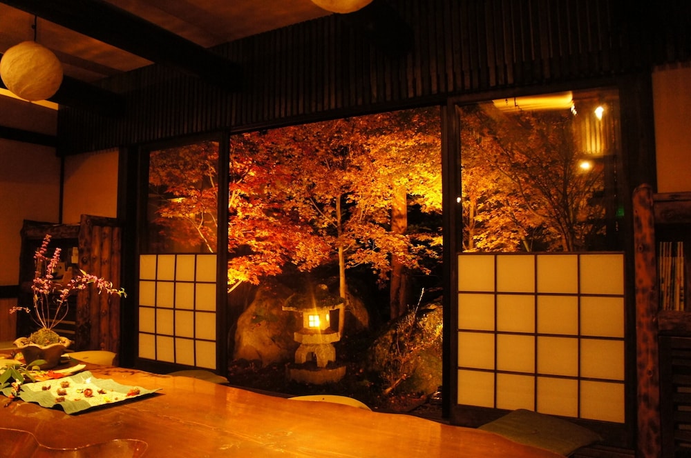 ロビーラウンジ1 | 隠庵ひだ路 - アダルト オンリー