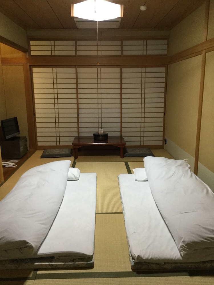 川原樋川沿い和室 広さお任せ (Wi-Fi無料 / 喫煙可) 客室2 | ホテルのせ川