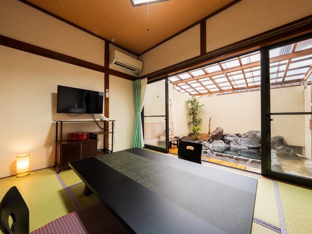 温泉岩風呂付き離れ: 和室二間[木蓮]国産和牛陶板焼き (部屋食) 禁煙 客室4 | 古都の花心