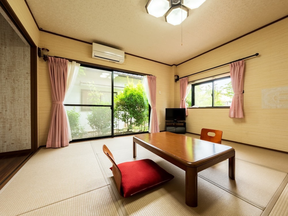 和室8畳 [1階] *布団のみ 貸切風呂利用 [たんぽぽ/すみれ] 禁煙 客室1 | 古都の花心