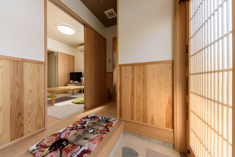 温泉岩風呂付き離れ: 6畳＋4.5畳和洋室 [ひまわり・鈴蘭] 禁煙 客室1 | 古都の花心