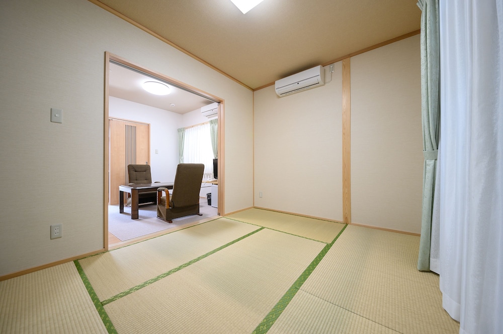 温泉岩風呂付き離れ: 6畳＋4.5畳和洋室 [ひまわり・鈴蘭] 禁煙 客室4 | 古都の花心