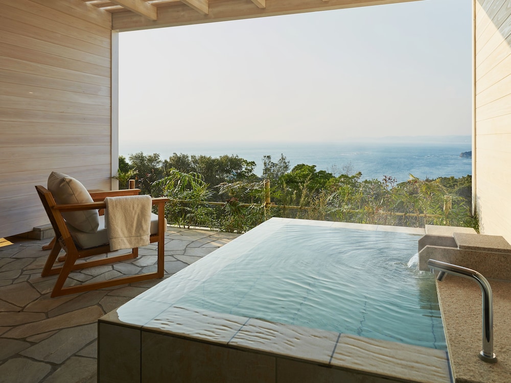 オーシャンビュー・ラナイJrスイート 1泊2食付き イタリアンディナー 禁煙 客室1 | インフィニートホテル & スパ 南紀白浜