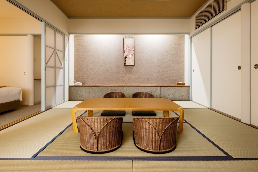 アネックス・ベランダ付和洋室A 1泊2食付き 和食ディナー 禁煙 | インフィニートホテル & スパ 南紀白浜