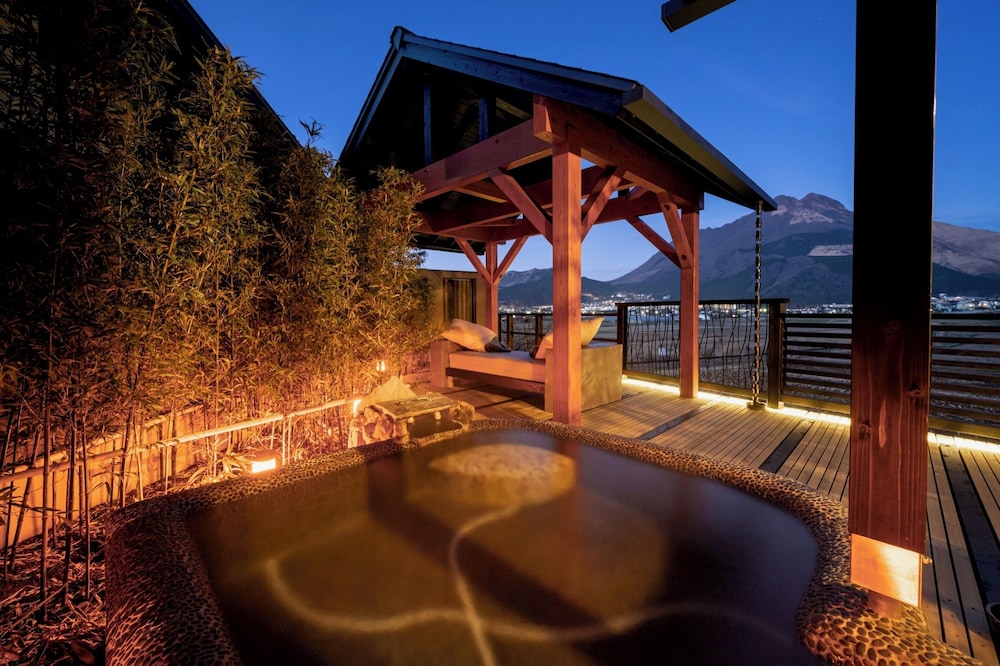 Ranchu(15歳からご宿泊可能) 客室5 | Yufuin Luxury Villa -zakuro-