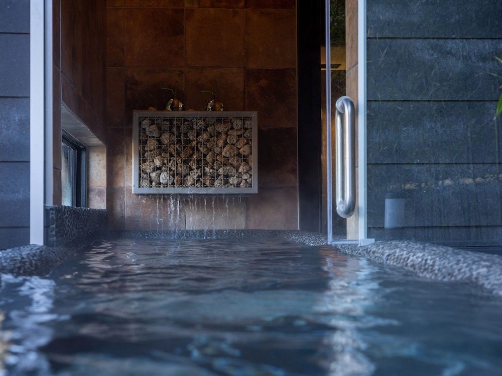 Ranchu(15歳からご宿泊可能) バスルーム1 | Yufuin Luxury Villa -zakuro-