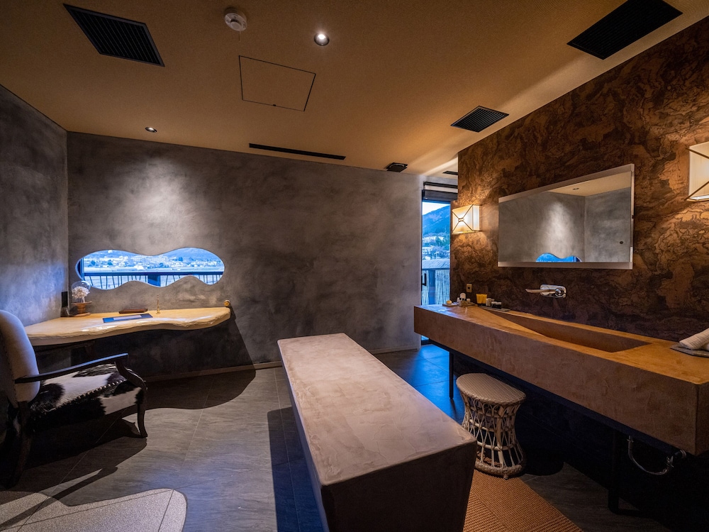 Ranchu(15歳からご宿泊可能) 客室3 | Yufuin Luxury Villa -zakuro-