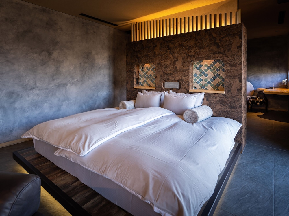 Ranchu(15歳からご宿泊可能) 客室4 | Yufuin Luxury Villa -zakuro-