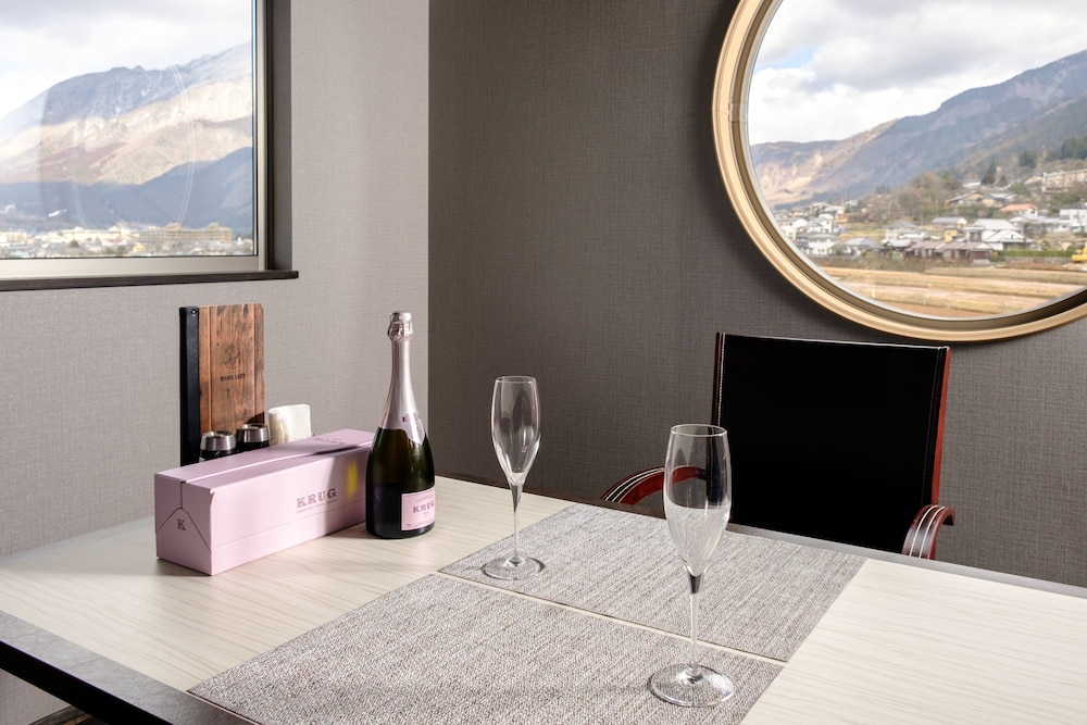 レストラン1 | Yufuin Luxury Villa -zakuro-