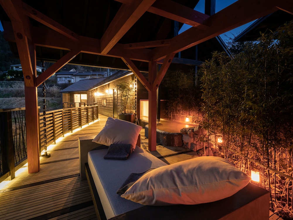 Ranchu(15歳からご宿泊可能) テラス / パティオ1 | Yufuin Luxury Villa -zakuro-