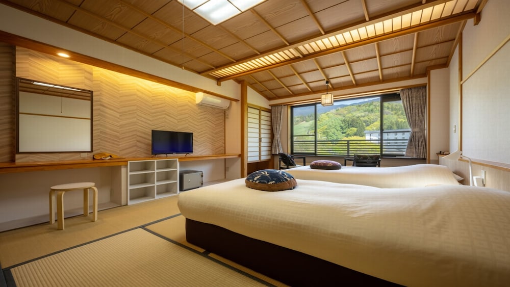 [山側スーペリア] 和モダンツイン12畳 禁煙 | 季の里