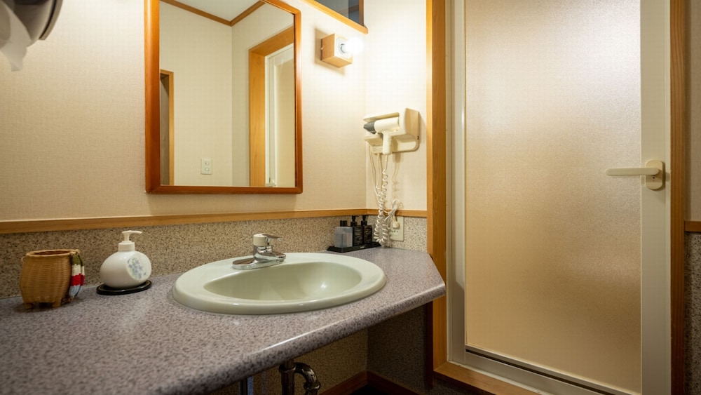 [山側ラグジュアリー] 3階角部屋確約 和モダンツイン 禁煙 バスルーム1 | 季の里