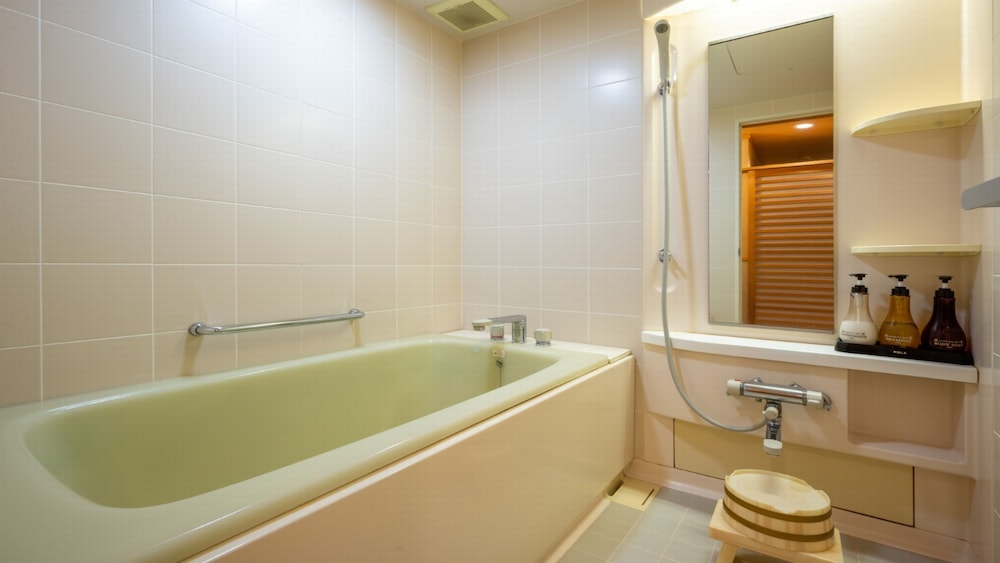 [シックモダン] ツイン＋和室8畳 禁煙 バスルーム0 | 季の里