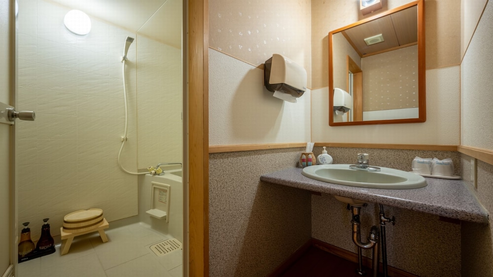 [山側スーペリア] 和モダンツイン12畳 禁煙 バスルーム0 | 季の里