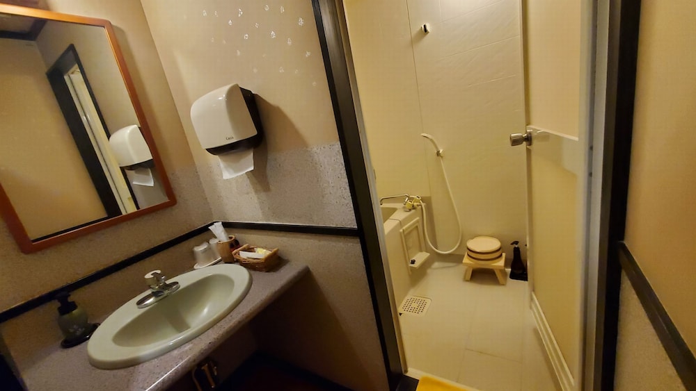 [山側スタンダード] 和室10畳 禁煙 バスルーム1 | 季の里