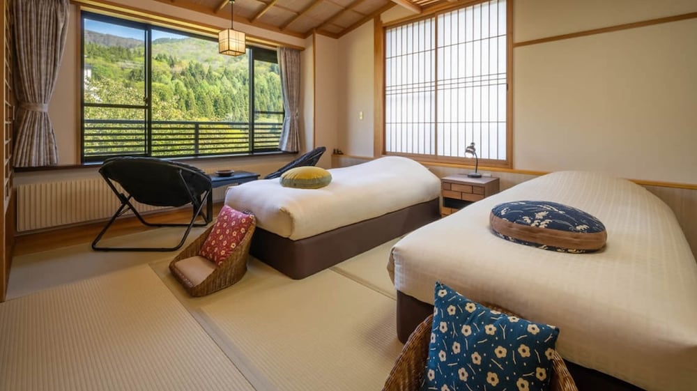 [山側スーペリア] 和モダンツイン12畳 禁煙 部屋からの景観0 | 季の里