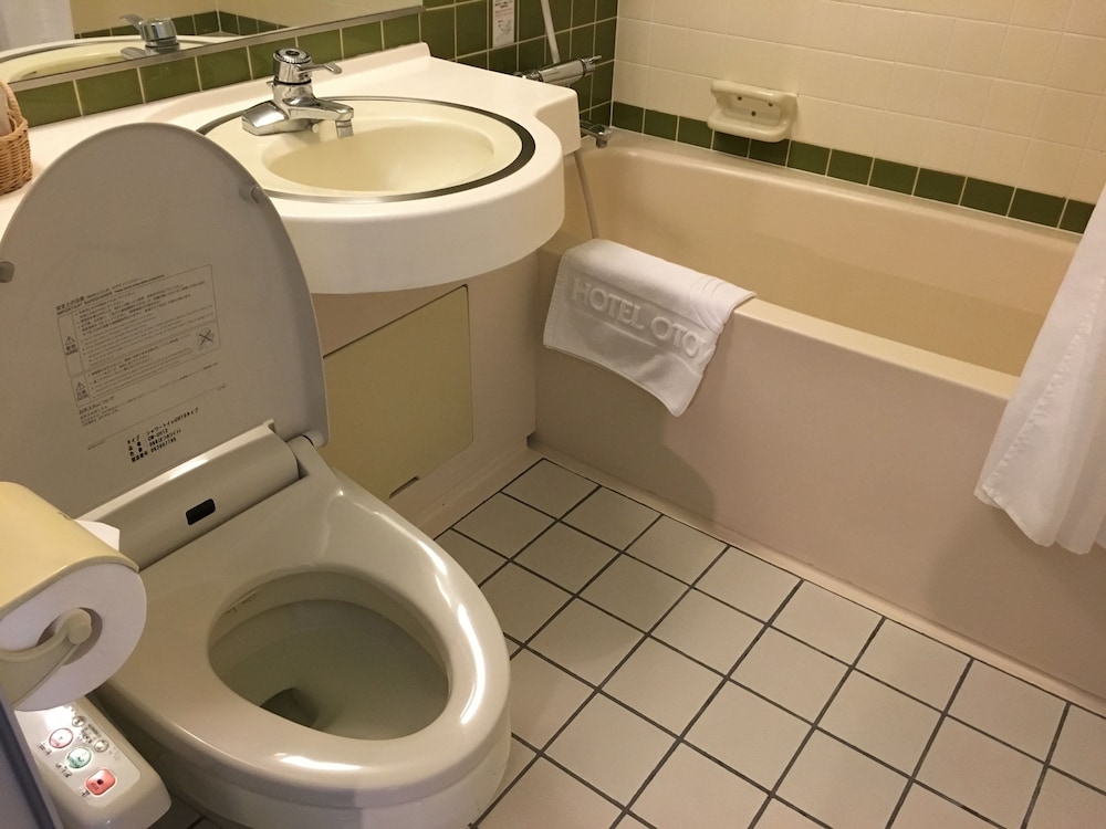 スタンダード ツインルーム バスルーム0 | 旧軽井沢 ホテル音羽ノ森