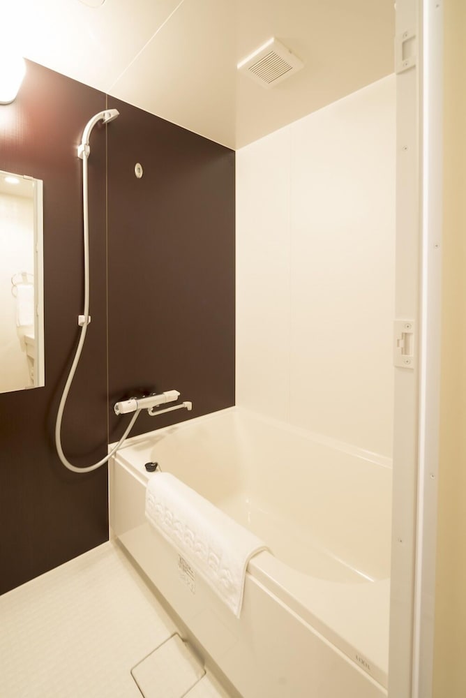 ツインルーム 禁煙 バスルーム1 | ホテル WBF グランデ旭川