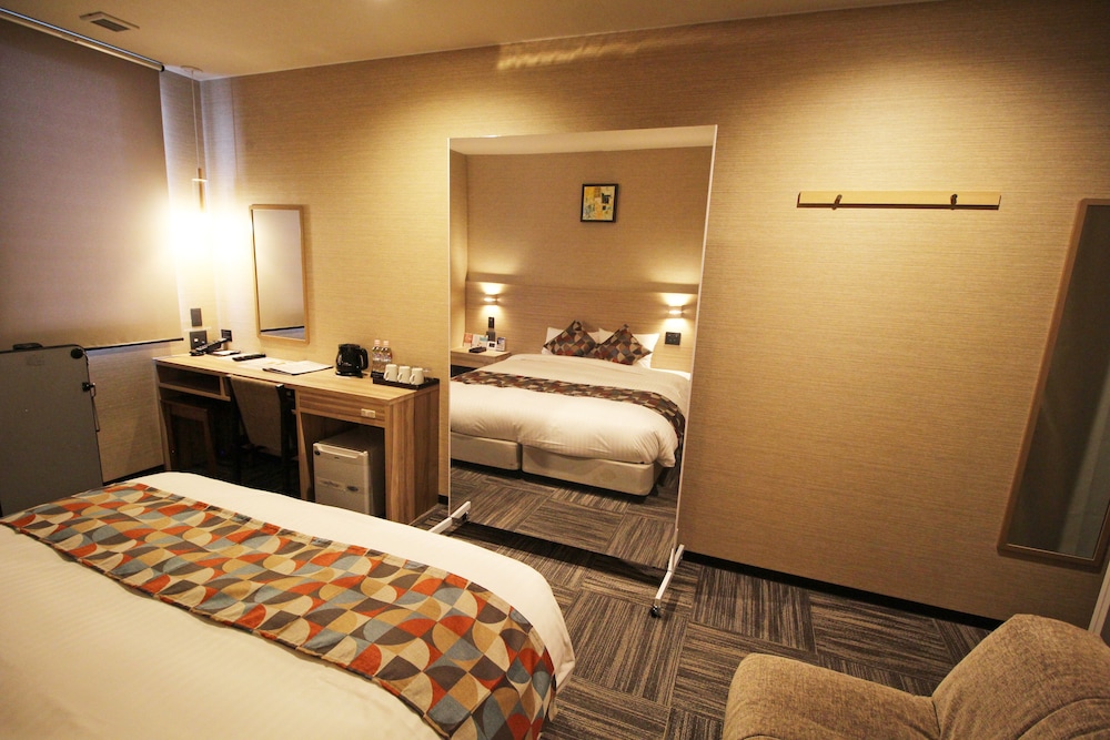 クアッドルーム(禁煙、ユニットバス) 客室1 | アスティルホテル新大阪 プレシャス