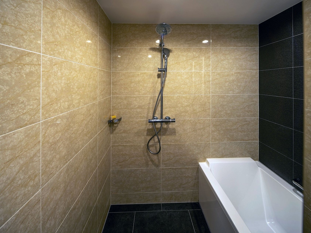 デラックス ツイン 2台 バスルーム1 | ハイアット リージェンシー那覇 沖縄