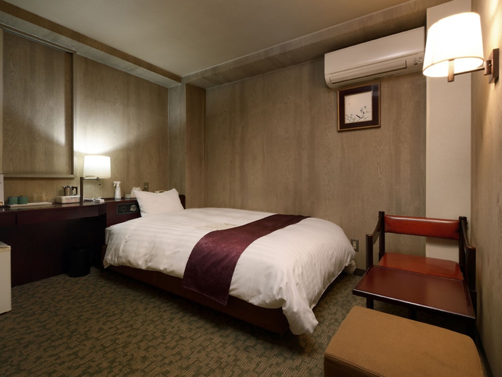デラックスセミダブルルーム 禁煙 | 上田 プラザ ホテル
