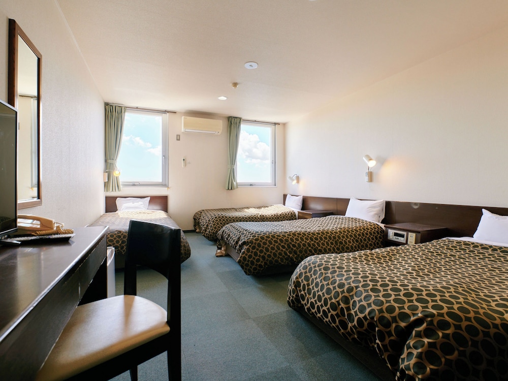 フォースルーム 喫煙可 客室2 | ビジネスホテル おかだ家 ベイサイド