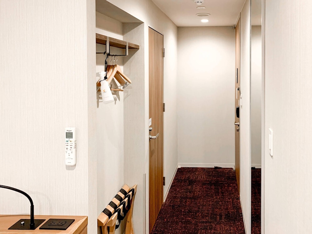 スタンダード ルーム ダブルベッド 1 台 禁煙 | コンフォートイン福岡天神