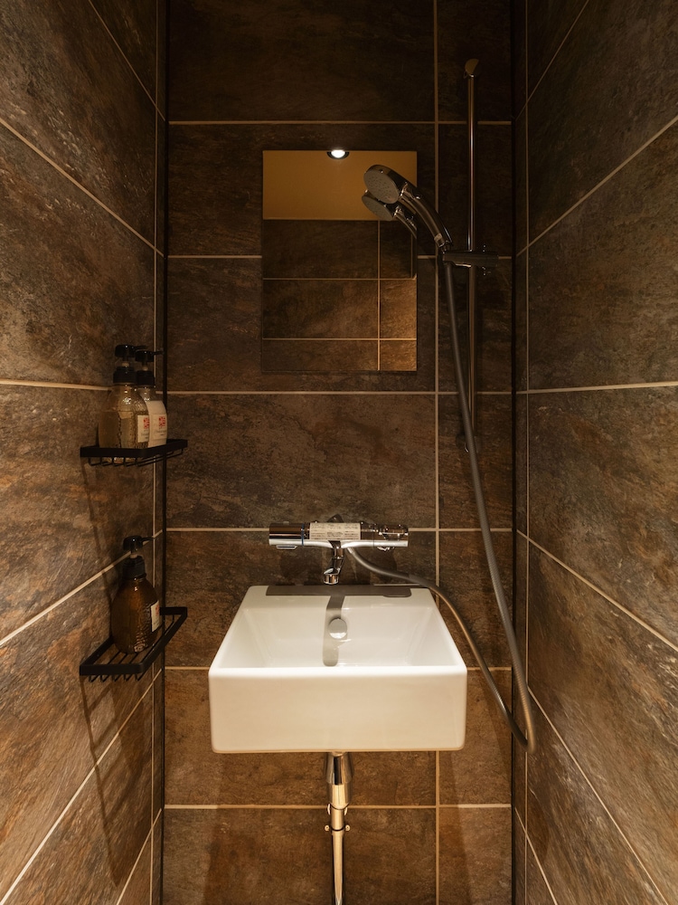 シャワーブース付和室8畳 バスルーム0 | こらんの湯 錦江楼