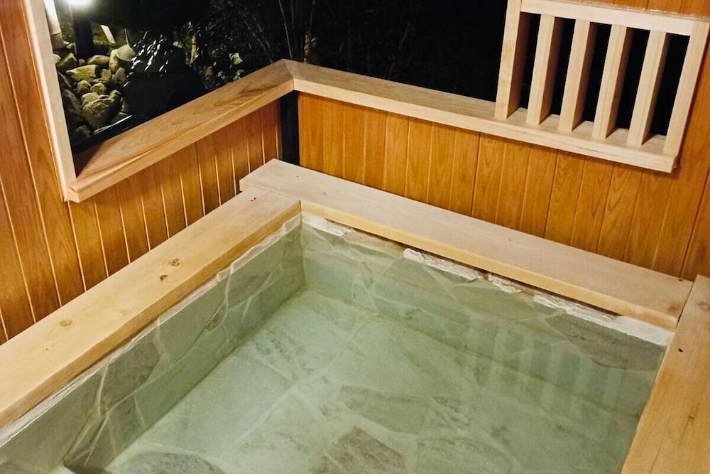 半露天風呂付離れ和洋室 スタンダード会席 禁煙 バスルーム1 | ゆふいん宿 清孔苑