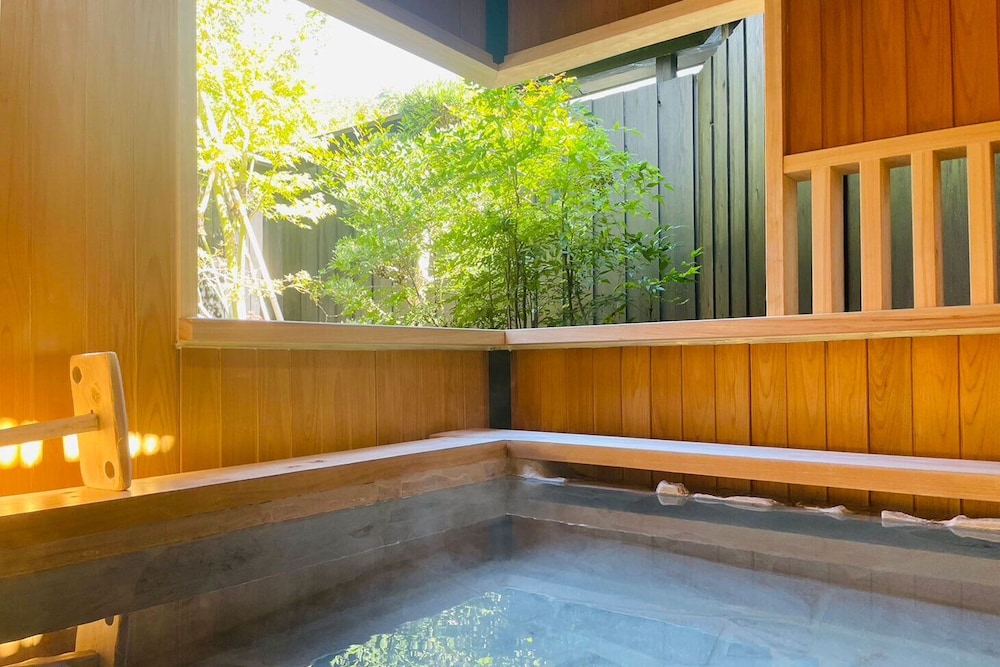 半露天風呂付離れ和洋室 スタンダード会席 禁煙 バスルーム0 | ゆふいん宿 清孔苑