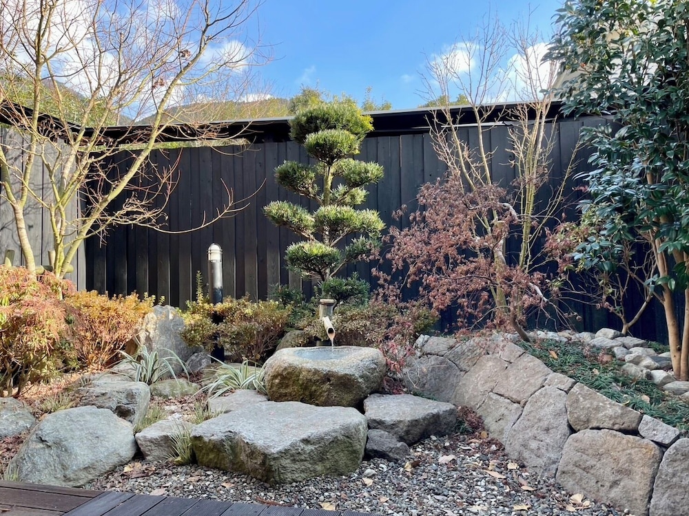 離れ和洋室 半露天風呂付き スタンダード会席 禁煙 客室10 | ゆふいん宿 清孔苑