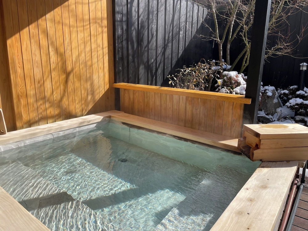 離れ和洋室 半露天風呂付き スタンダード会席 禁煙 客室19 | ゆふいん宿 清孔苑