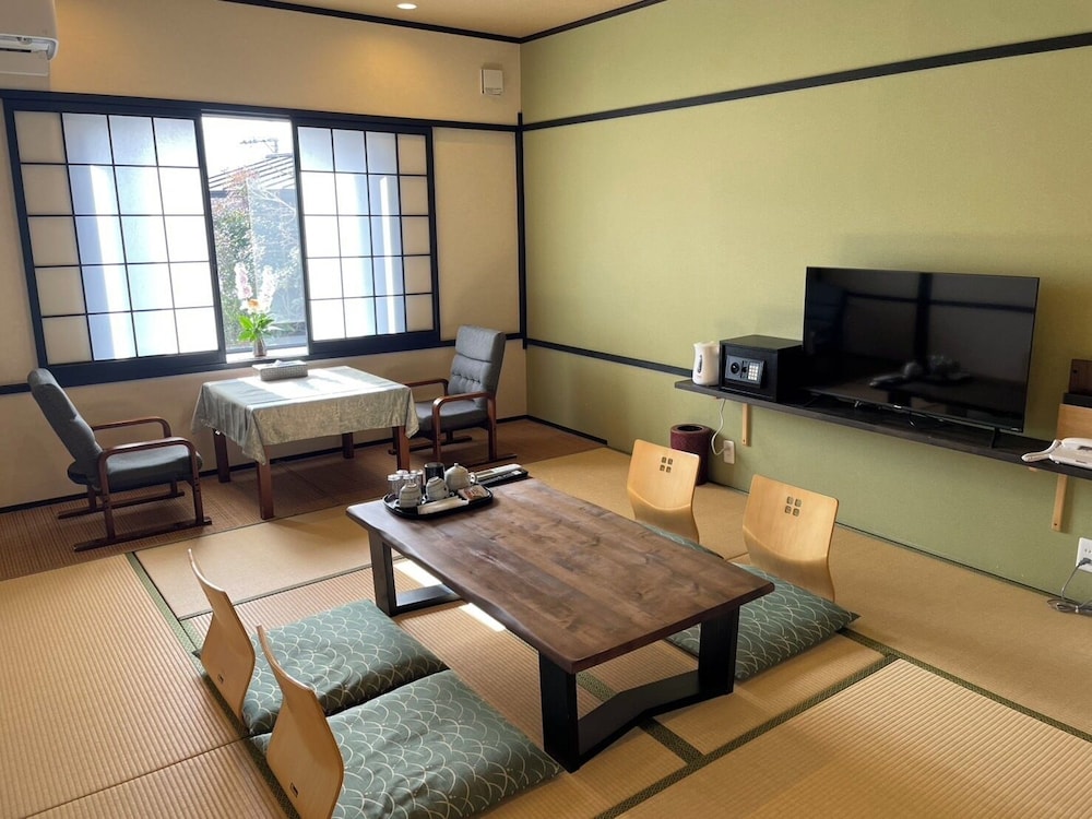 和室10畳 スタンダード会席 禁煙 客室5 | ゆふいん宿 清孔苑