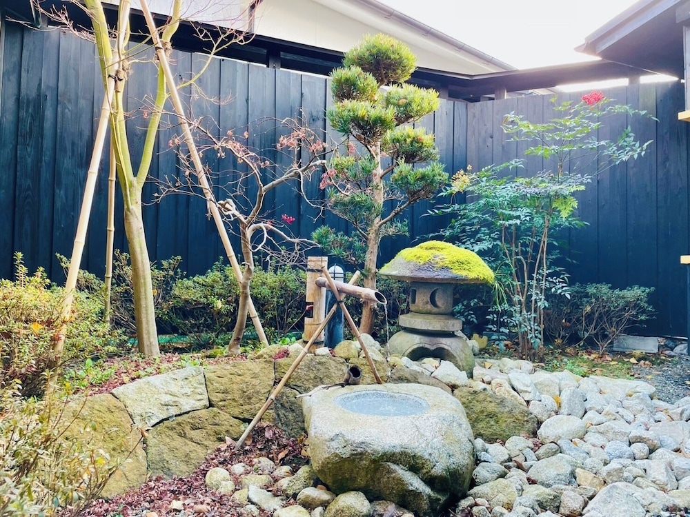 半露天風呂付離れ和洋室 スタンダード会席 禁煙 客室9 | ゆふいん宿 清孔苑