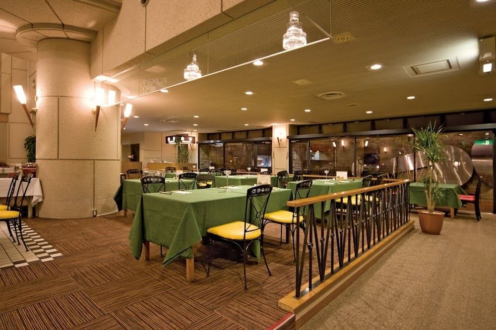 レストラン1 | ハイパーリゾート ヴィラ塩江