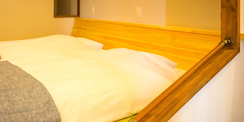 禁煙 リニューアル 1~3名用和洋室 (2階・シャワー・トイレ付) 客室2 | いせえび荘