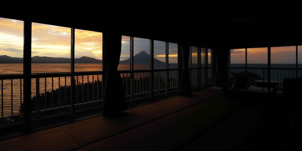 禁煙 絶景パノラマ海側和室16畳 (2階・トイレ付) 客室1 | いせえび荘