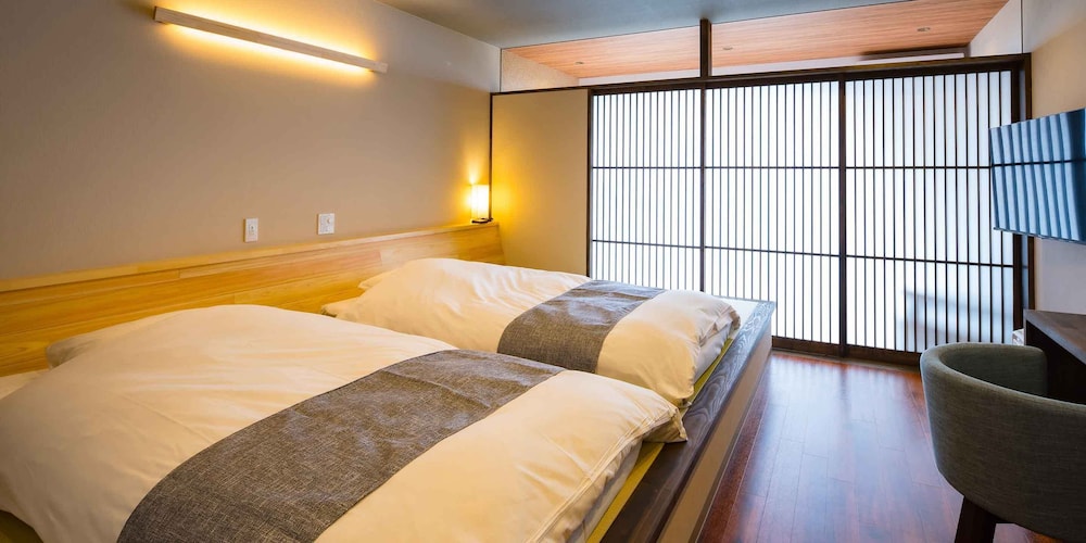 禁煙 部屋呑み・海側和洋室 (2階・トイレ付) | いせえび荘