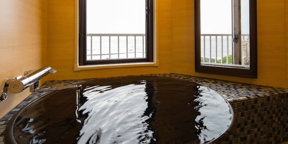 禁煙 海を望む展望風呂付和洋室 (2階) バスルーム0 | いせえび荘