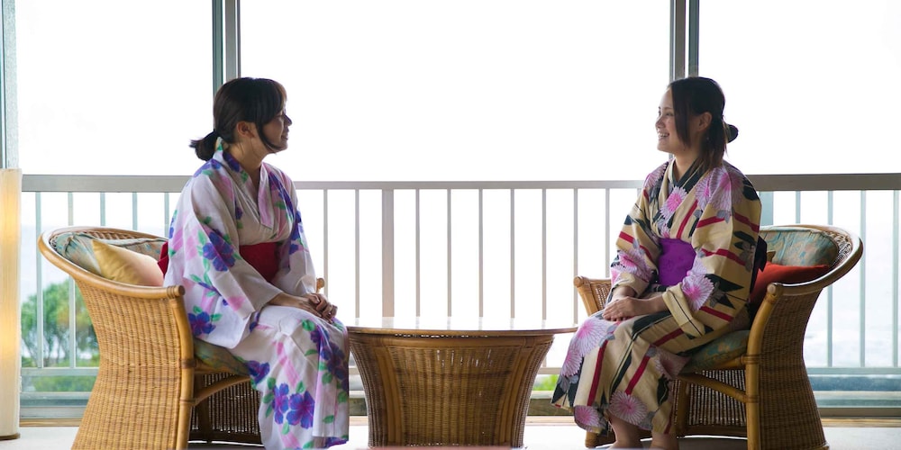 禁煙 少し広めの海側和室12畳 (1階・ユニットバス付) 客室1 | いせえび荘